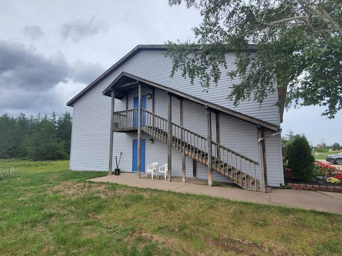 Model Towne Inn (Model Town Motel) - Real Estate Photos (newer photo)